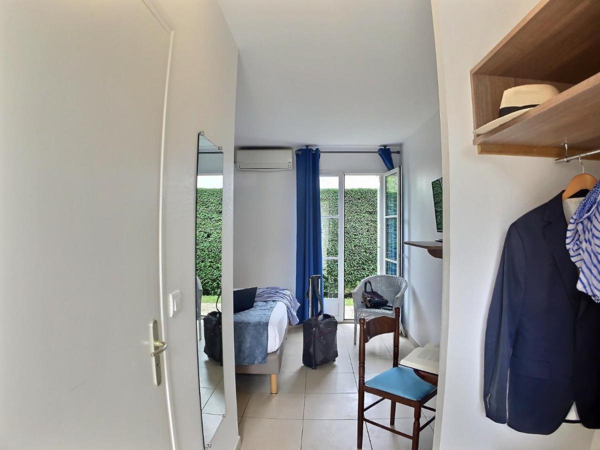Hotel Logis Du Chateau 2*